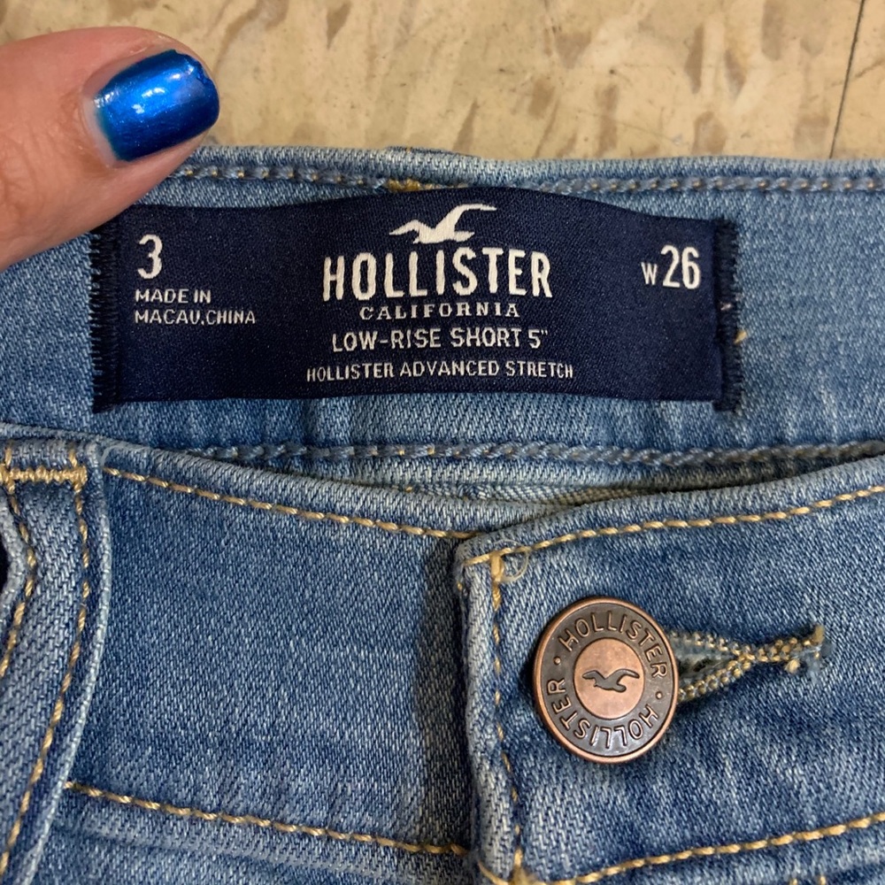 New Hollister Denim Shorts size 3/26 US